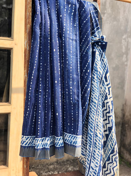 Gicha Silk Bagru Saree With a Woven Border. - Image 3