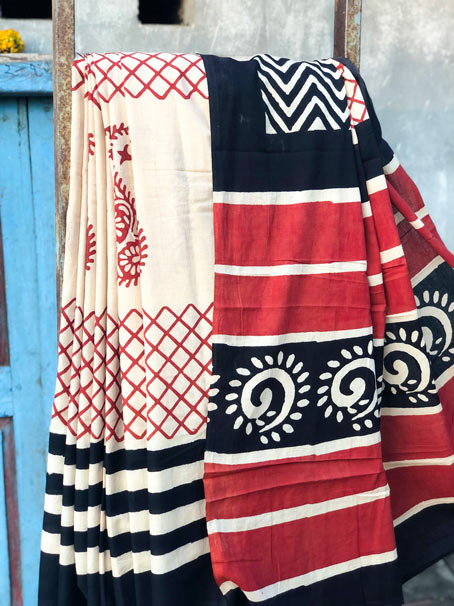 Beige Shaded Hand Block Cotton Mulmul Bagru Saree - Image 3