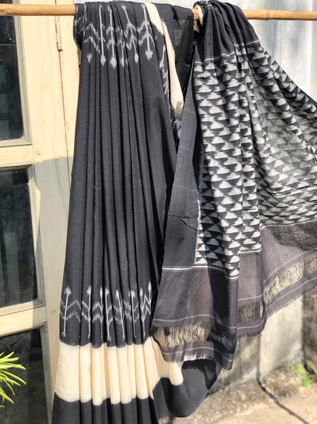 Black & White Handwoven Pure Cotton Ikkat Saree With Black Woven Palla. - Image 3