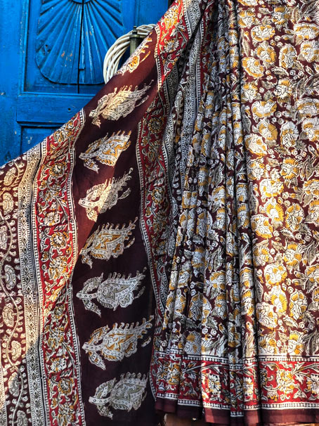 Chocolate shaded Pure Cotton Kalamkari Mulmul Saree - Image 3