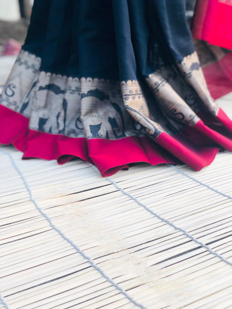Black & Red Narayanpet Soft Cotton Saree With Woven Elephant Border - Image 2