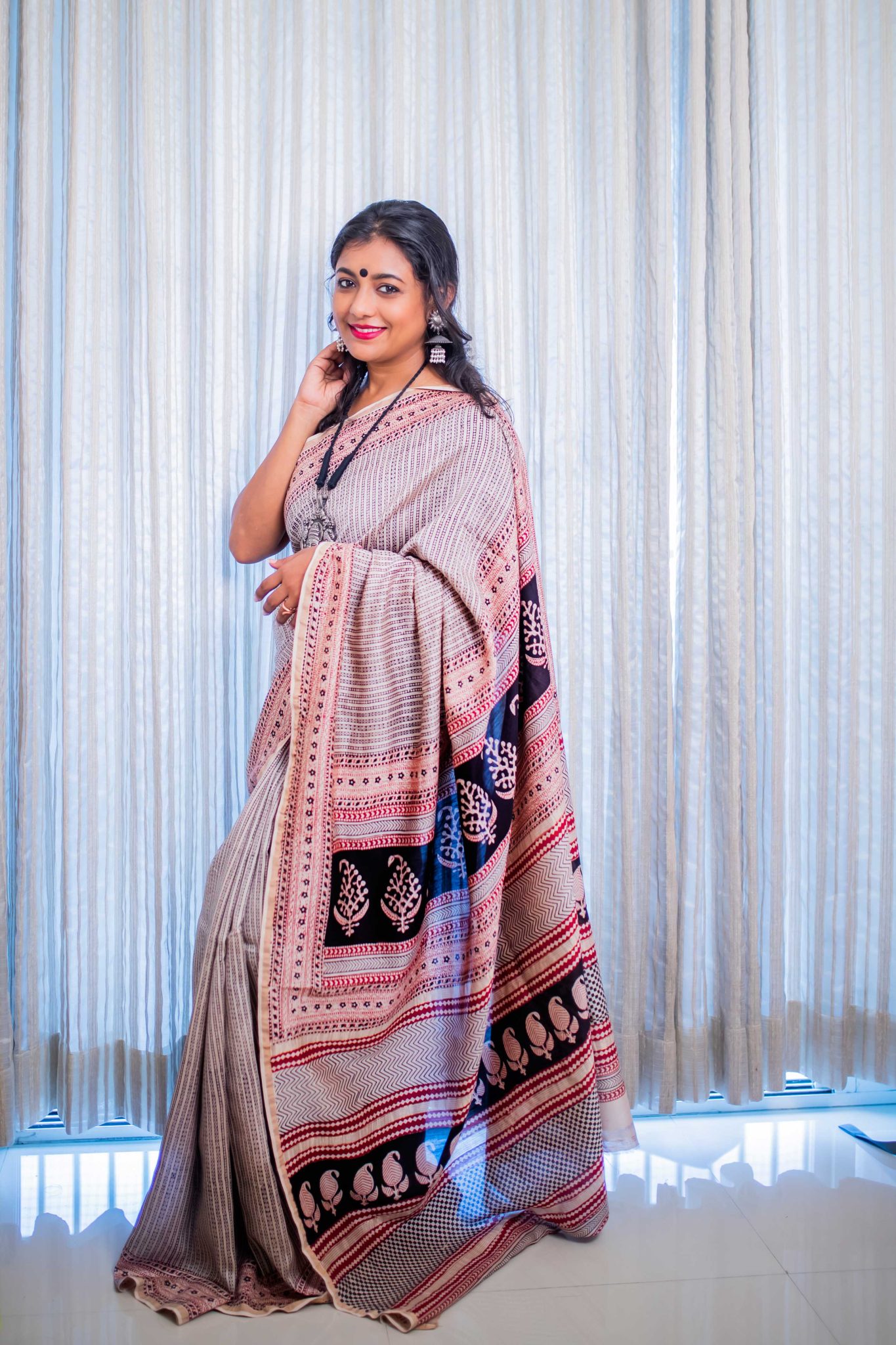 Beige and Black coloured hand block print pure chanderi natural dyed Bagh saree - Image 3