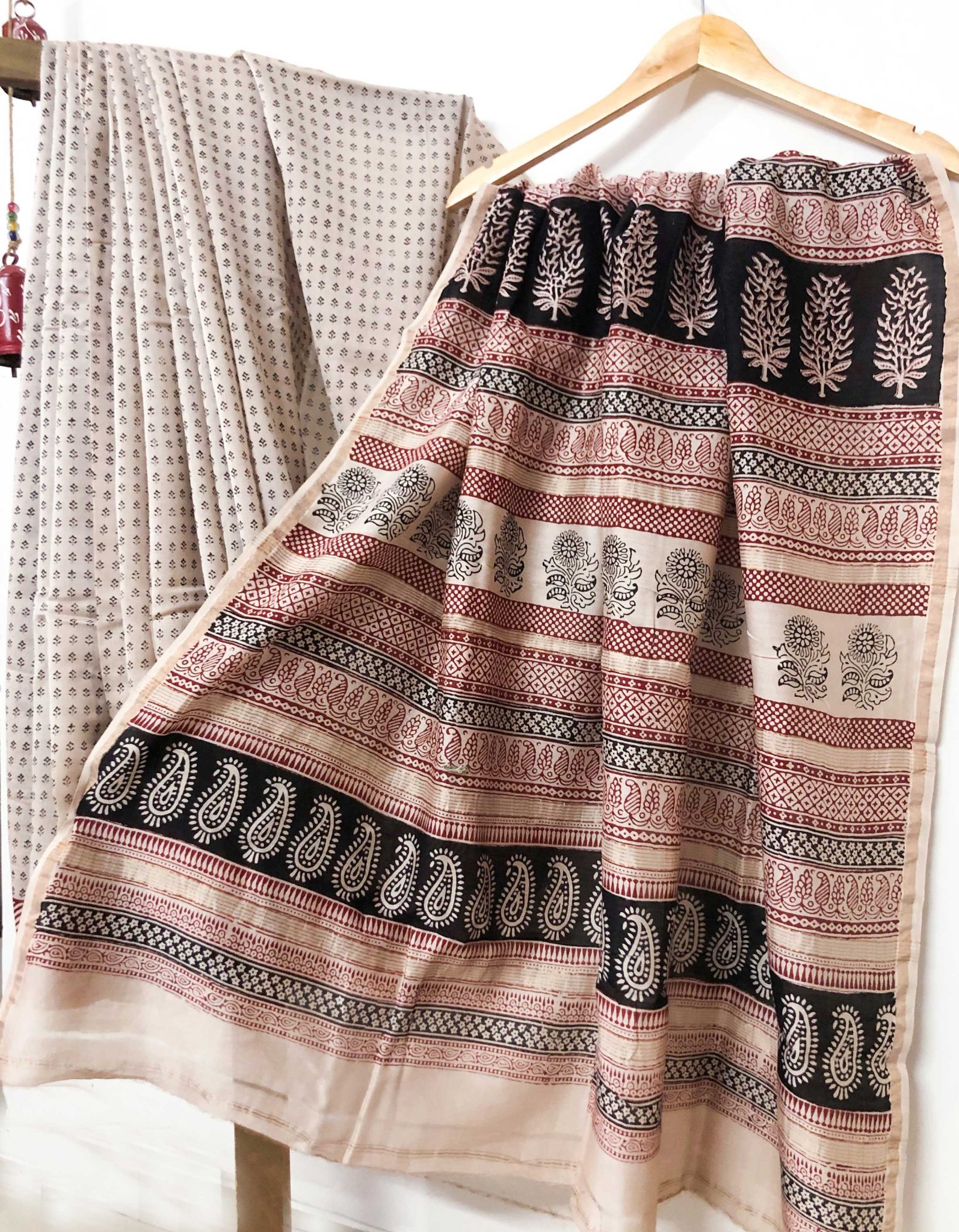 Beige and black coloured hand block print pure chanderi natural dyed Bagh saree - Image 2