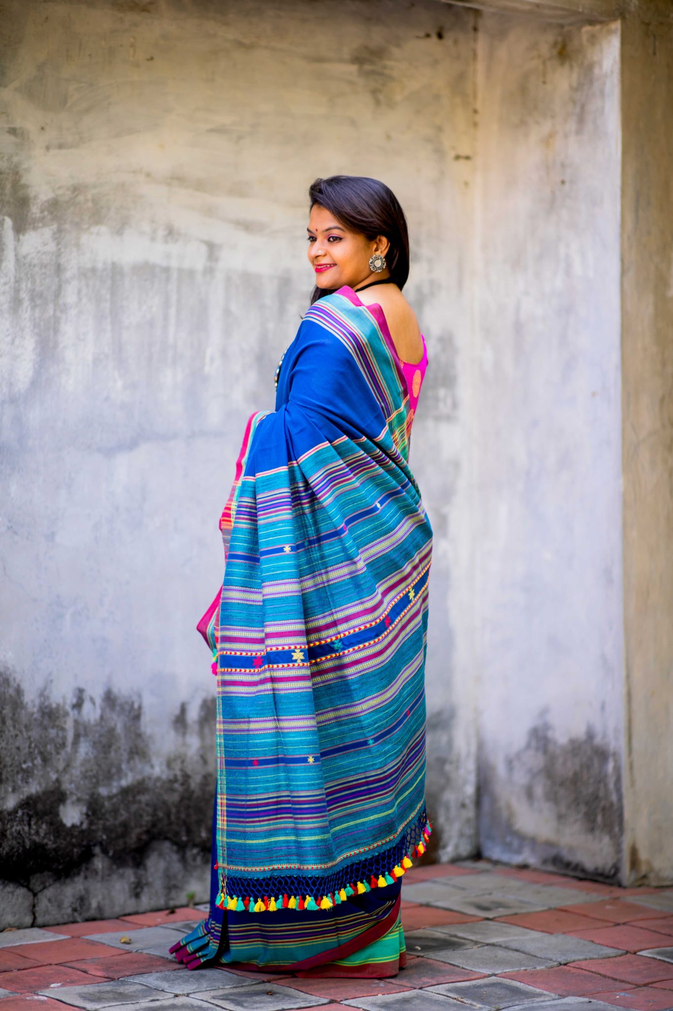 Blue coloured handloom pure cotton bhujodi weave saree with blue coloured woven tussar silk palla - Image 3