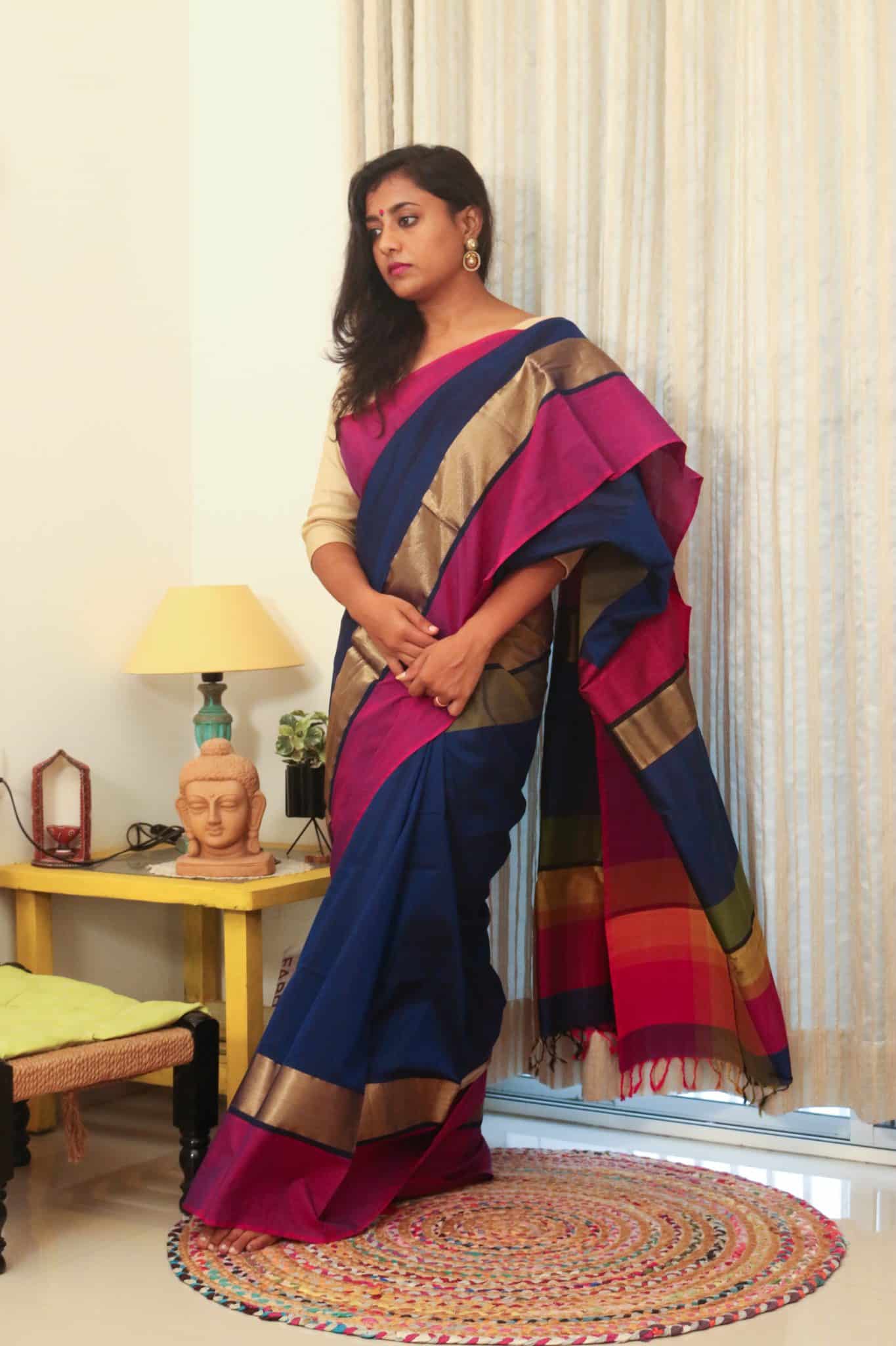 Royal blue coloured handwoven cotton silk maheshwari saree with golden and multicoloured woven border and palla5 - Image 3