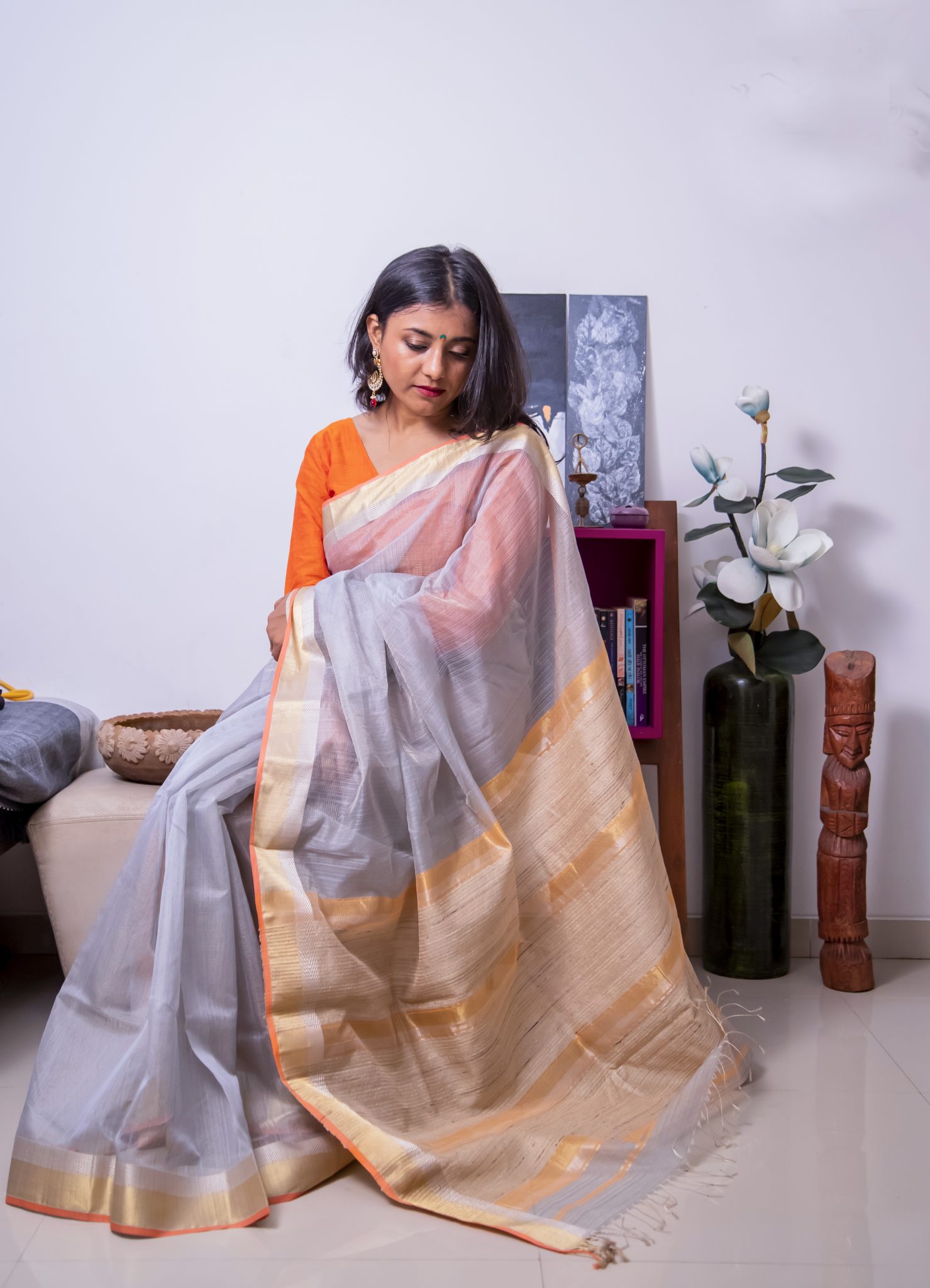 Grey and orange coloured handwoven cotton silk maheshwari saree with tussar silk woven palla - Image 2