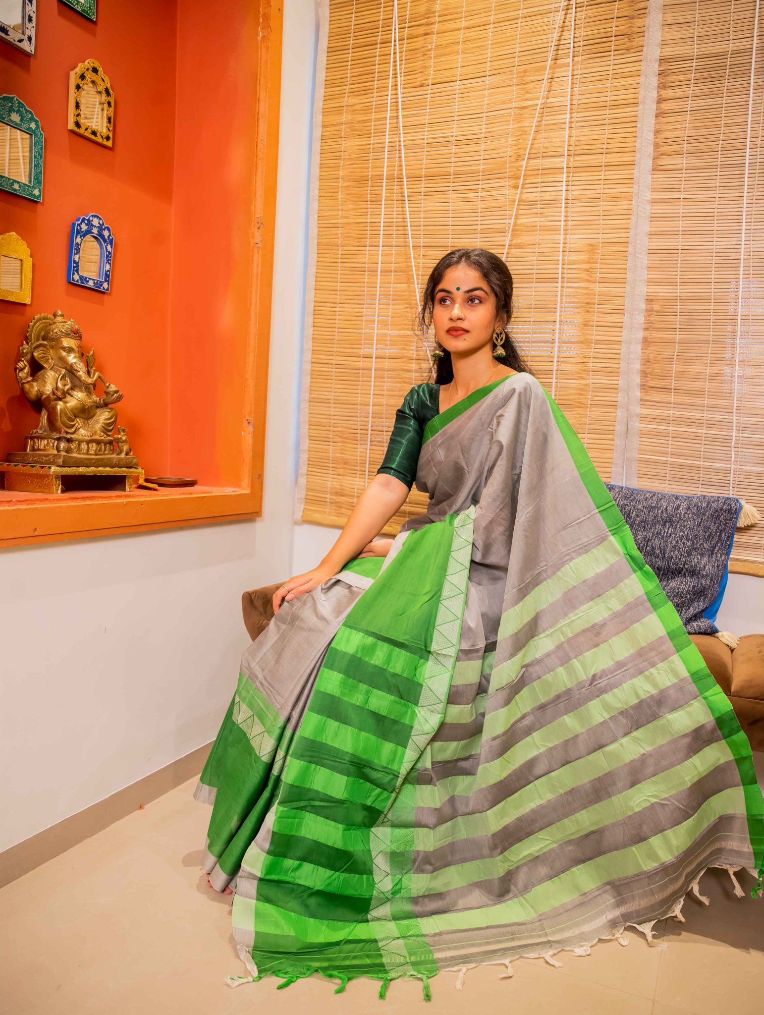 Grey and Green coloured handwoven motifs narayanpet sico saree with woven stripped palla - Image 3