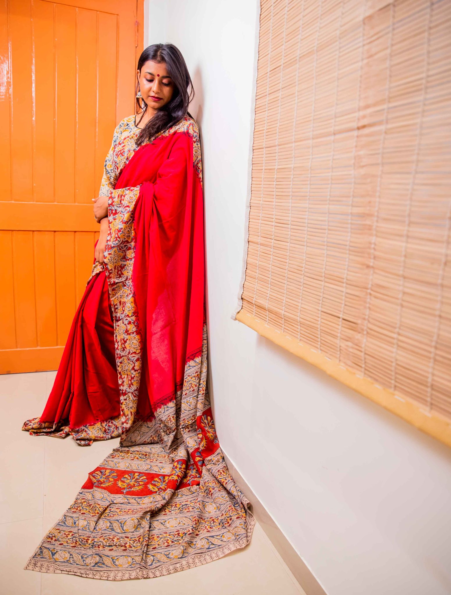 Red plain mul mul cotton saree with hand block printed kalamkari border and palla - Image 2