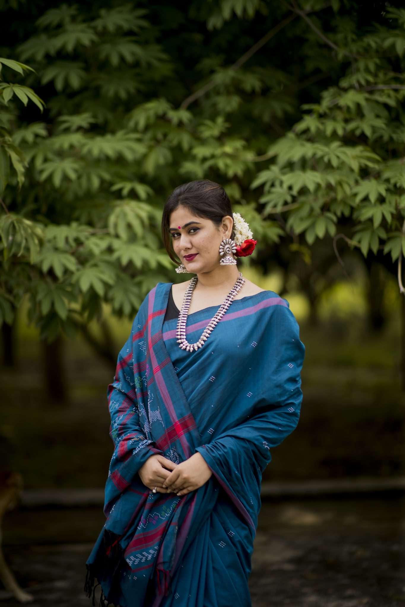 Dark Blue coloured hand woven pure cotton Tangalia saree