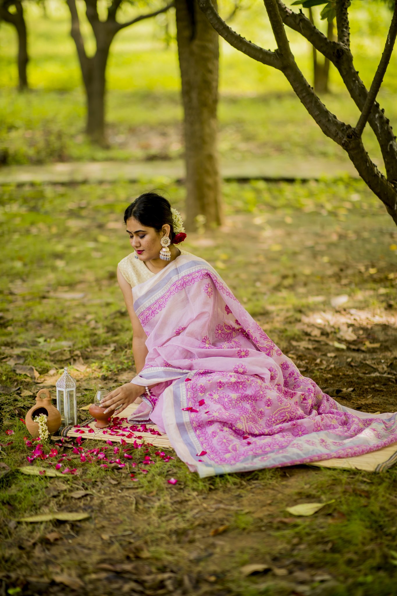 Light pink coloured hand embroidered Lucknowi chikankari kota saree with Brocade border and heavy palla - Image 2
