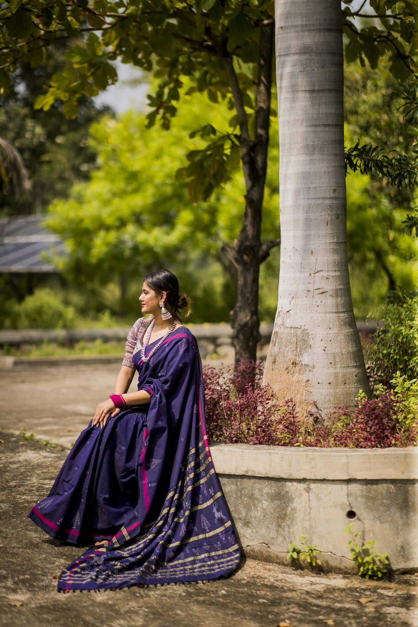 Navy blue coloured hand woven pure cotton Tangaliya saree