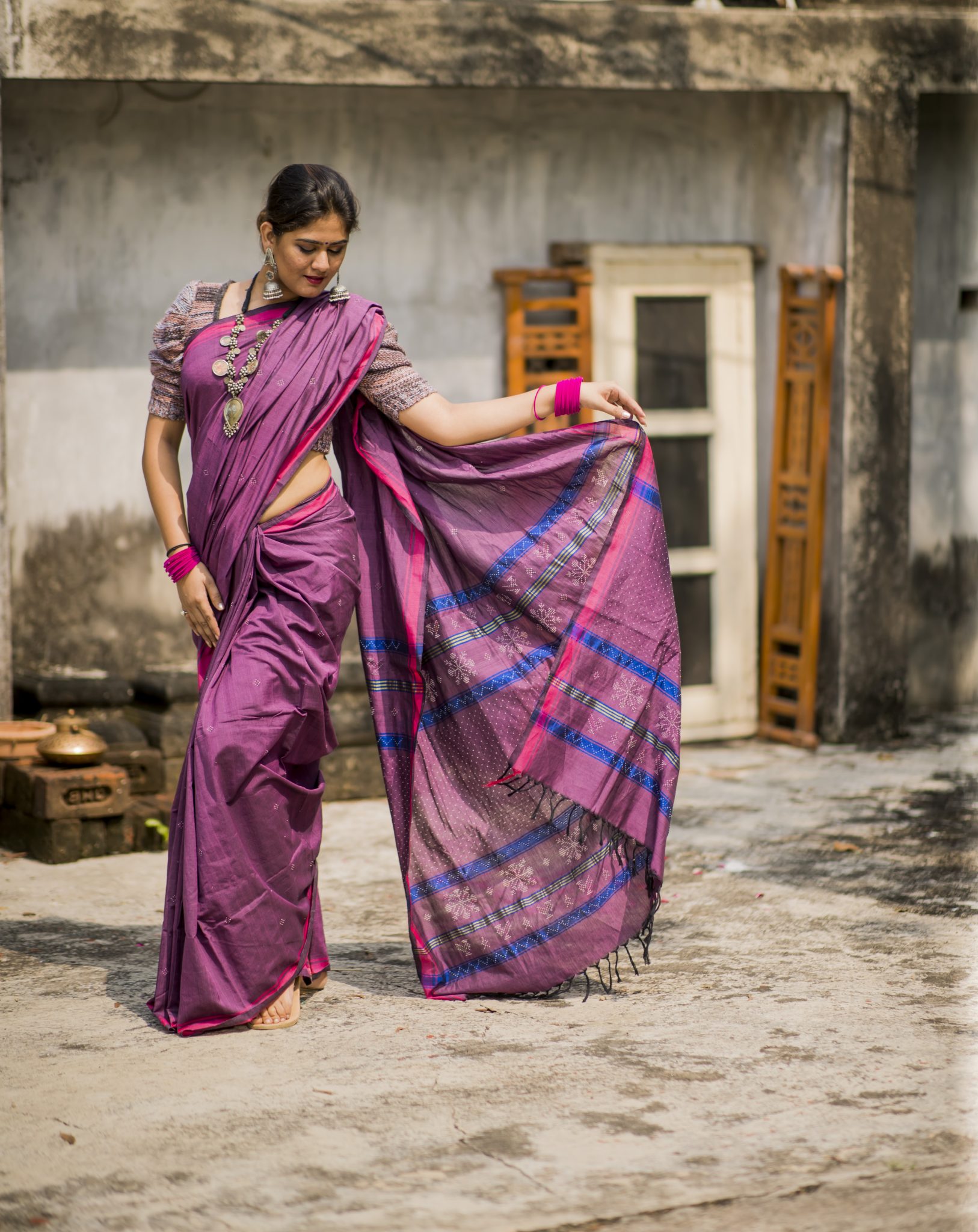 Purple coloured hand woven pure cotton Tangaliya saree - Image 3