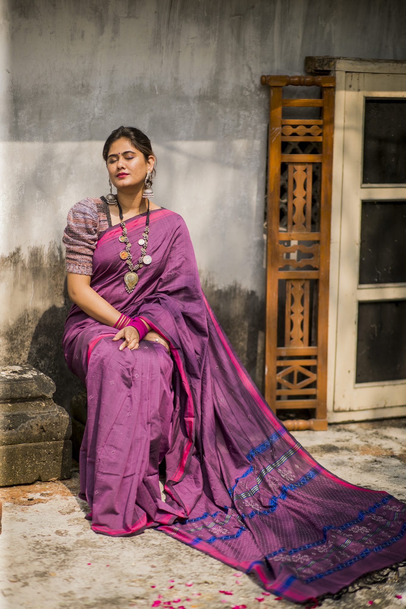 Purple coloured hand woven pure cotton Tangaliya saree - Image 2